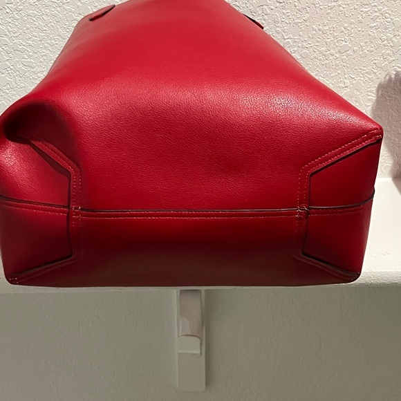 NWT Kate Spade Large Reversible Tote with wristlet. - Picture 5 of 6